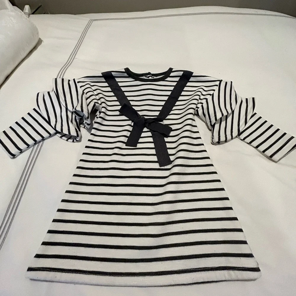 Dress with bow - Picture 1 of 2